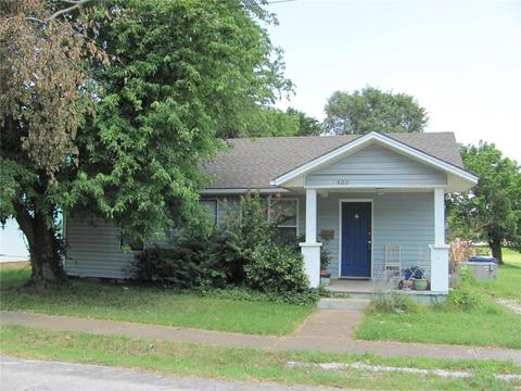400 Dickson St