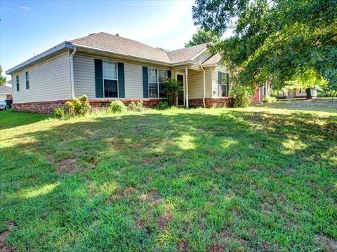 2027 N Wilton Ct