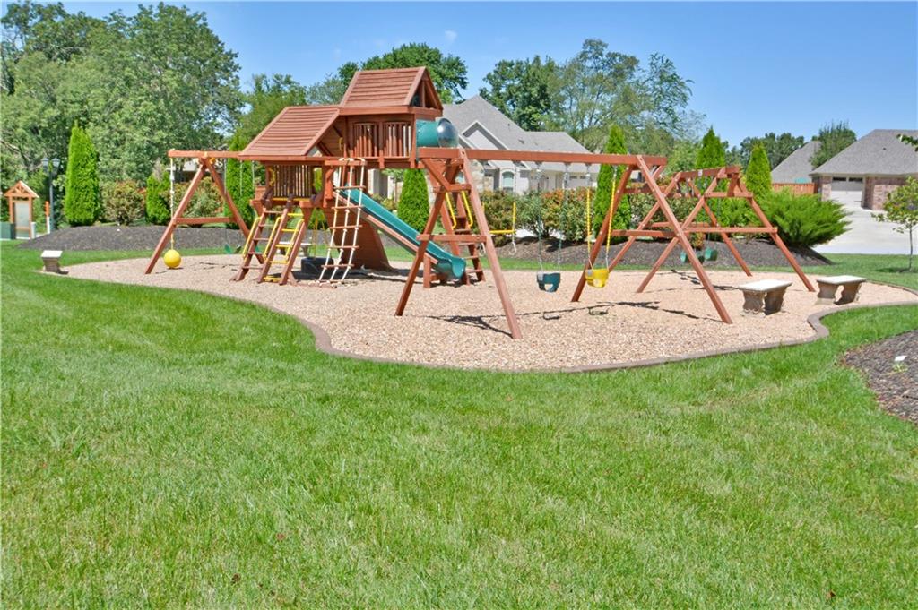 329 Crestview Dr