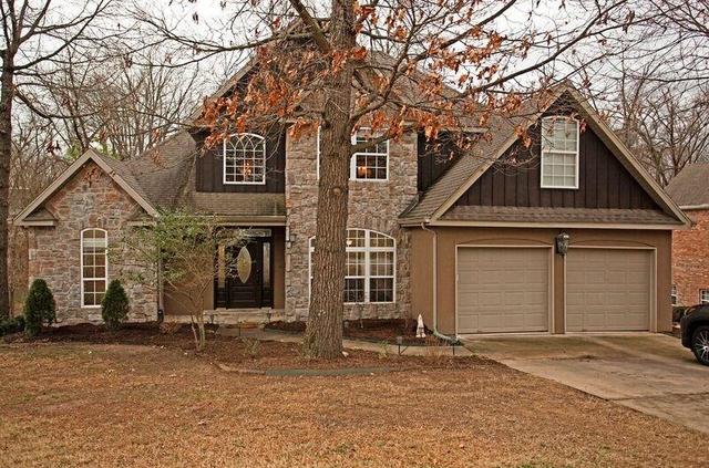 329 Crestview Dr