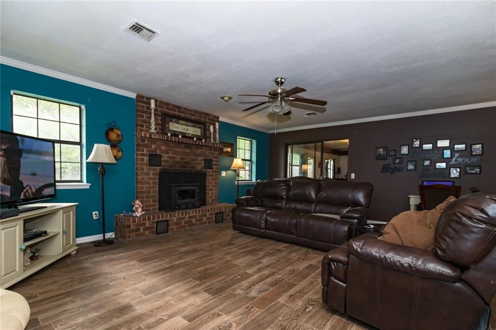 3910 W Locust St