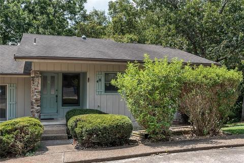 7 Bromwich Ln