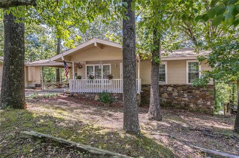 7 Bromwich Ln