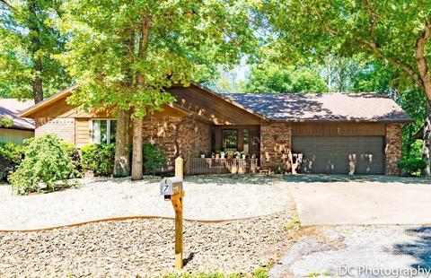 7 Bromwich Ln