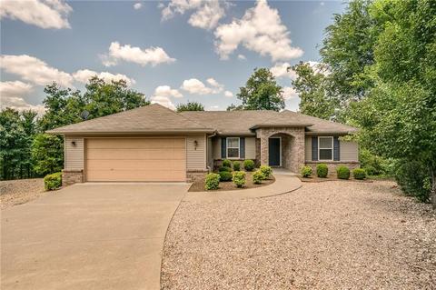 7 Bromwich Ln