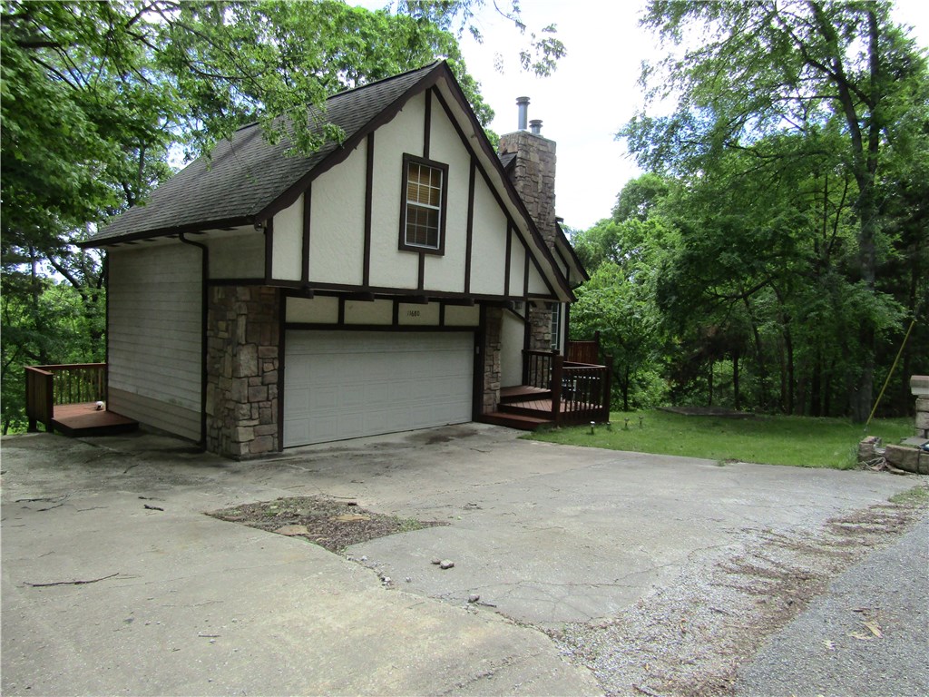 93 Hillcrest Rd