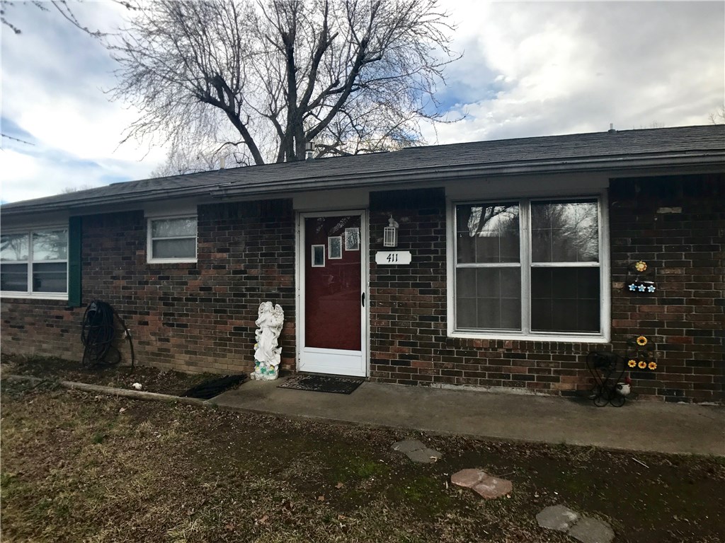 1305 W Acorn Dr