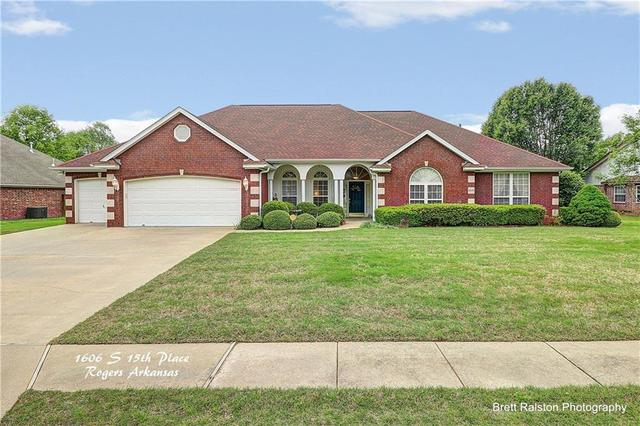 1500 W Green Acres Dr