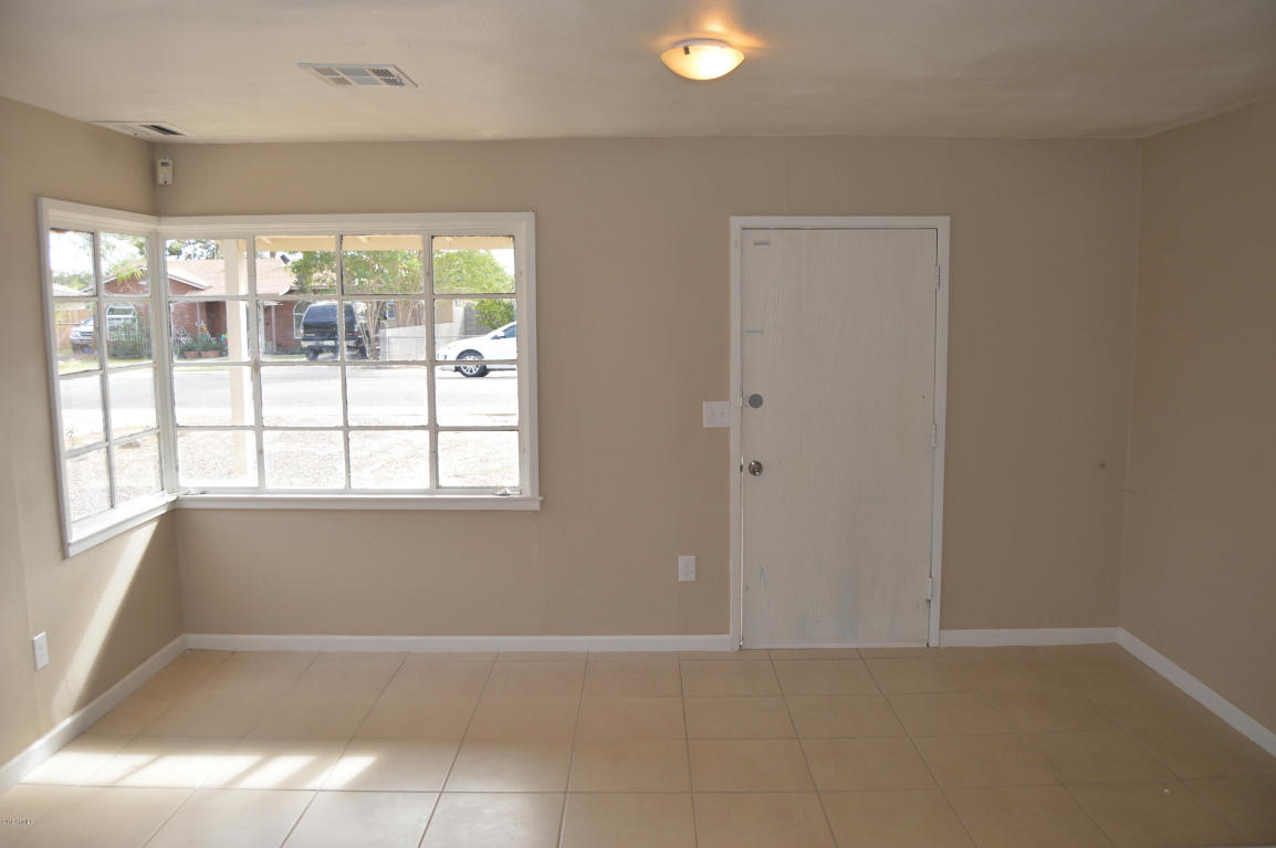 3212 W Polk St