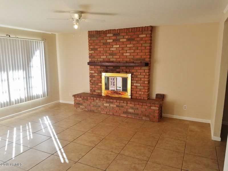 2930 W Rose Ln