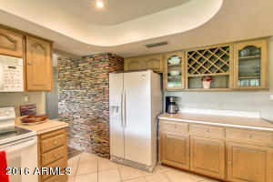 For Sale: 7128 N 15th Pl Phoenix, AZ 85020