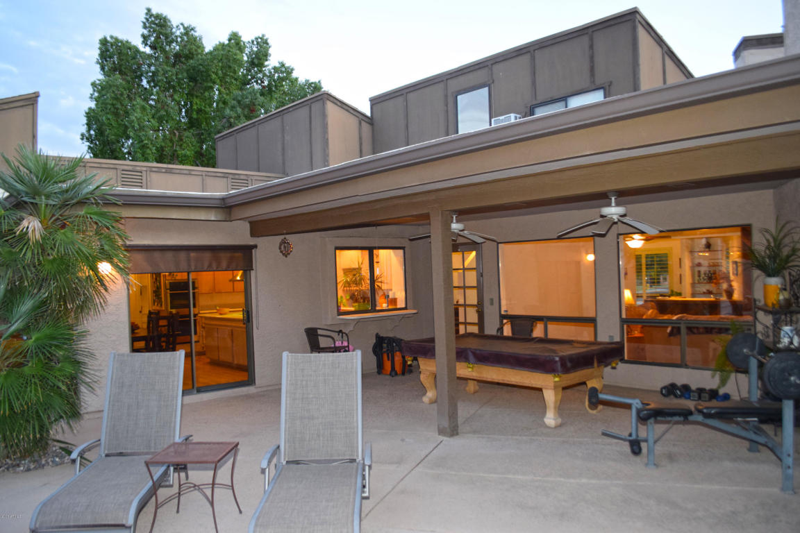 1736 W Laurie Ln