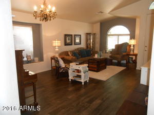 1509 E Wahalla Ln