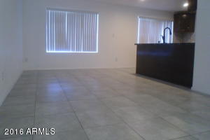 1839 W Kerry Ln