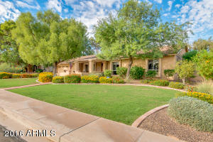 2324 E Desert Cove Ave