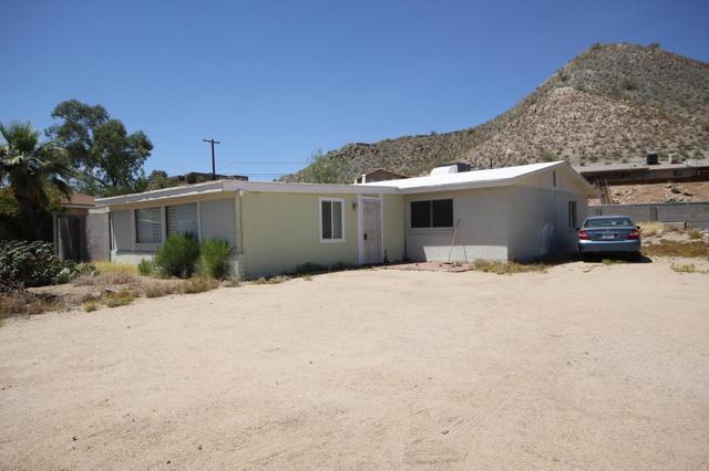 2714 E Windrose Dr