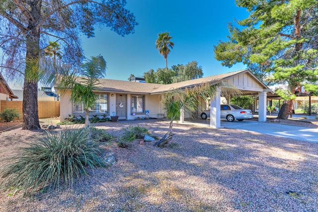 2714 E Windrose Dr
