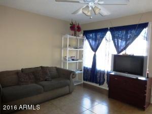 2114 N 48th Dr