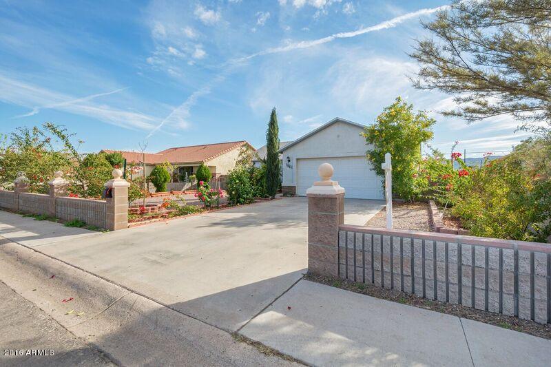 2713 E Mobile Ln
