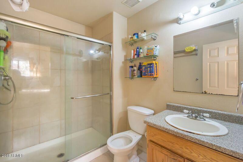 2713 E Mobile Ln
