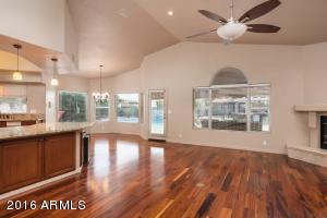 3733 E Kachina Dr