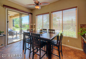 1809 W Horsetail Trl