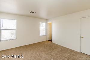 639 W Mirage Loop