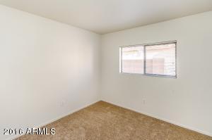 639 W Mirage Loop