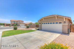 For Sale: 3611 E Austin Ln San Tan Valley, AZ 85140