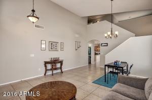 658 E Jeanne Ln