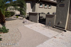 76 S Laura Ln