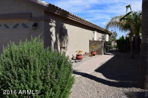 76 S Laura Ln