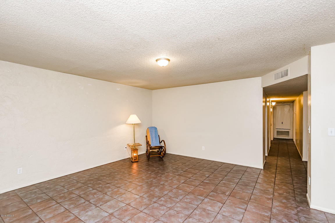 410 E Royal Palms Dr