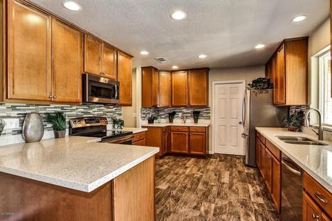 1242 E Gary Cir