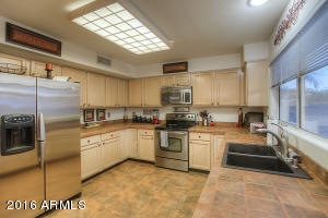 1638 N Avoca --