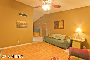 604 W Kiva Ave