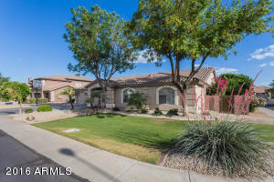 For Sale: 2721 W Erie St Chandler, AZ 85224