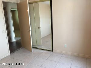 2012 N Pennington Dr