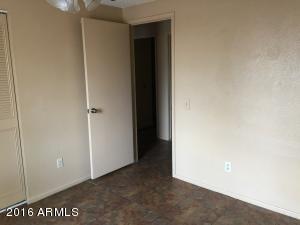 2012 N Pennington Dr