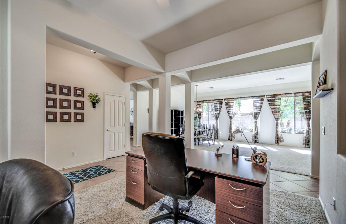 3141 E Juanita Ave