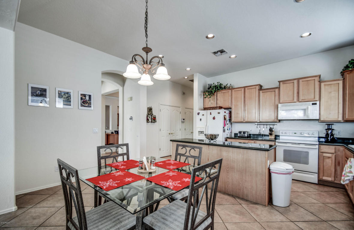 3141 E Juanita Ave