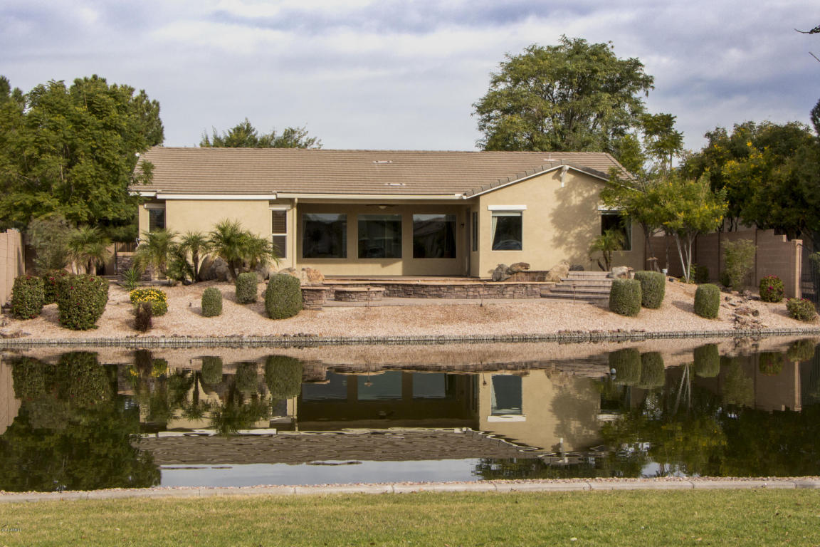 847 E Torrey Pines Pl