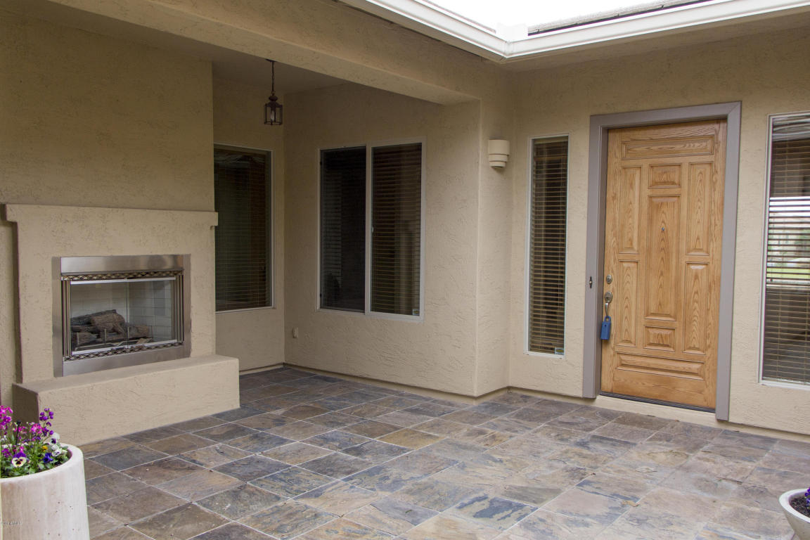 847 E Torrey Pines Pl