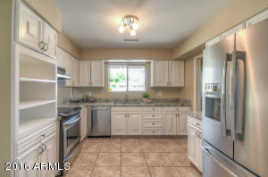728 E Geneva Dr