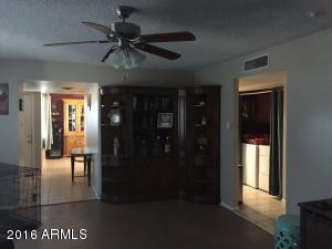 1127 E Carson Dr