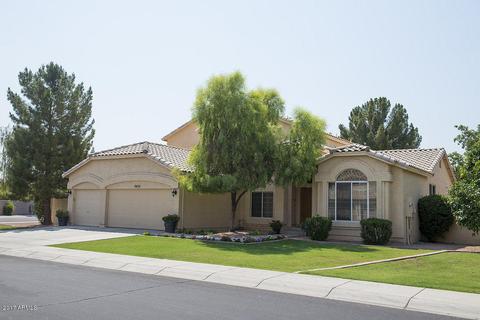 1205 E Divot Dr