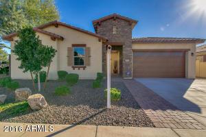 2921 E Iris Dr
