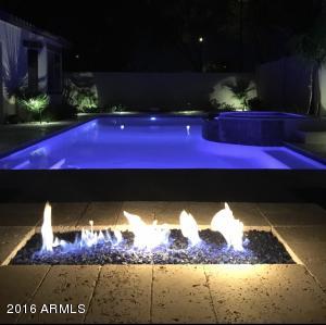 2921 E Iris Dr