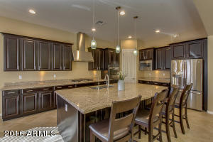 2921 E Iris Dr