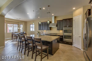 2921 E Iris Dr